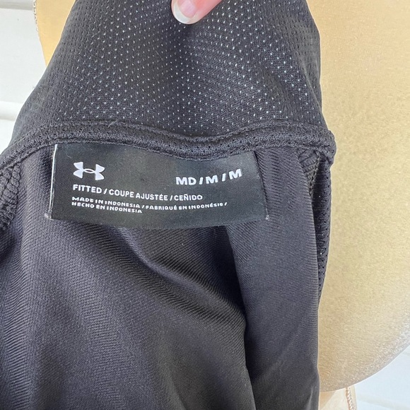 Under Armour Woman’s Black Lightweight Athletic Jacket with Pockets Size Medium - Picture 5 of 5